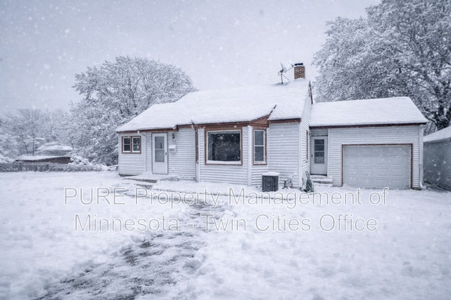 Building Photo - 1315 5th Ave S