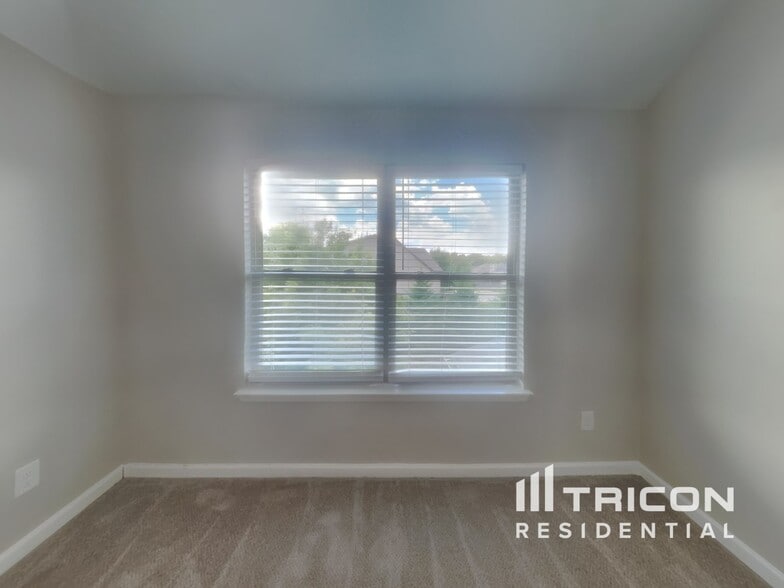 Building Photo - 409 Akers Dr