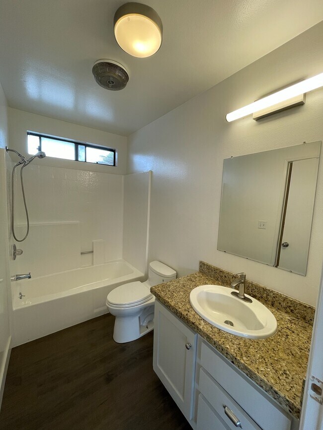 bathroom off main bedroom - 10330 Riverside Dr