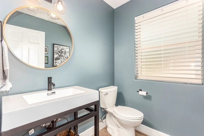 Building Photo - 8070 E Vía Bonita