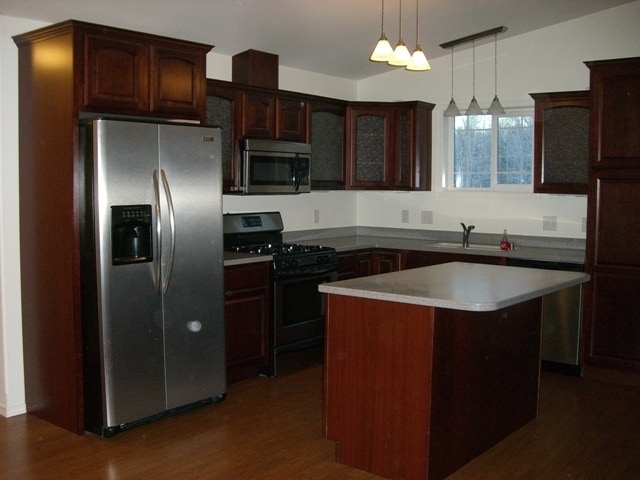 Building Photo - 3111 N Edgewater Dr
