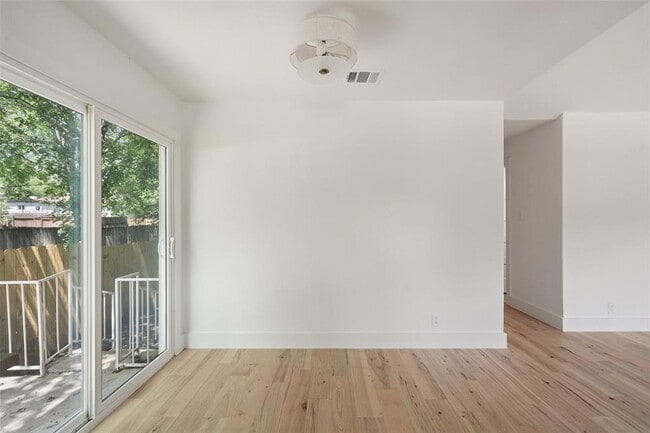 Building Photo - 1800 Nicole Cir