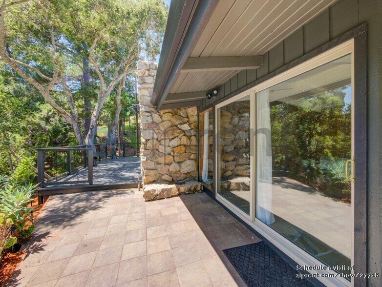 Building Photo - 25970 Canada Dr