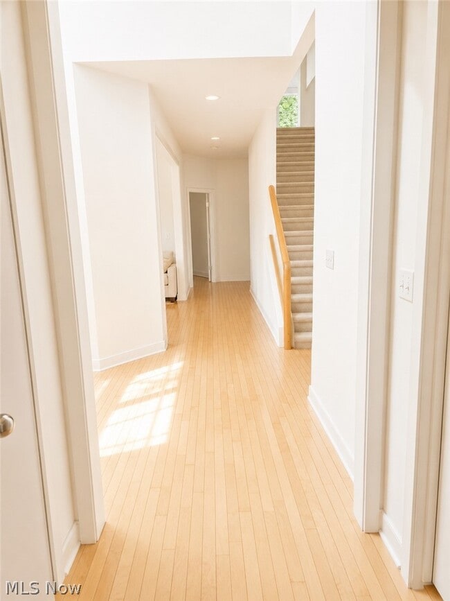 Building Photo - 39710 Alsace Ct