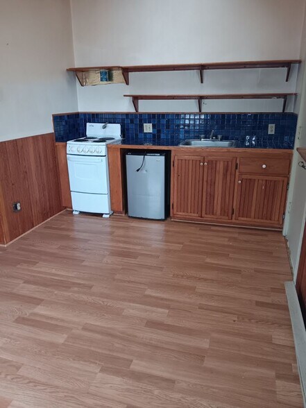 Building Photo - 430 S Holladay Dr