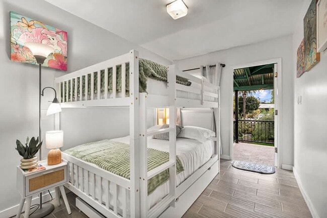 Building Photo - 4989 Randlett Dr