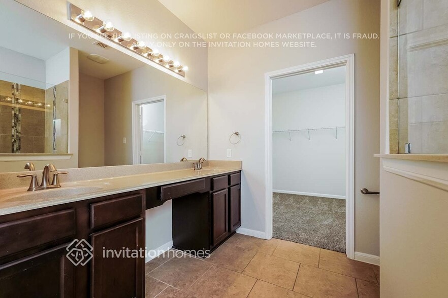 Building Photo - 10638 Gentle Fox Bay