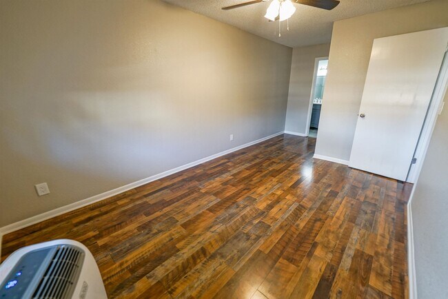 Building Photo - 403 Hayden Rd