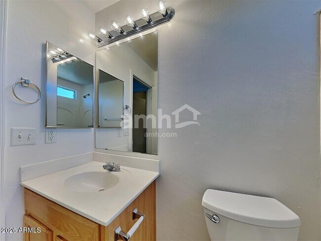 Building Photo - 4242 E Baylor Ln