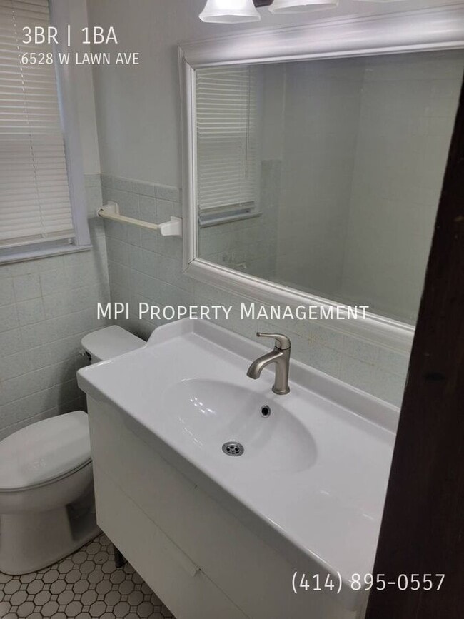 Building Photo - 6528 W Lawn Ave