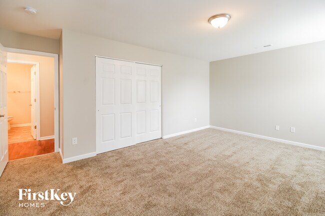 Building Photo - 3833 Tonsley Pl