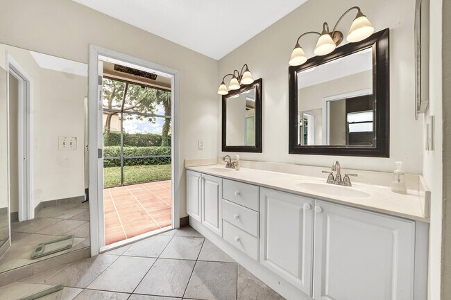 Building Photo - 8633 Vista Del Boca Dr