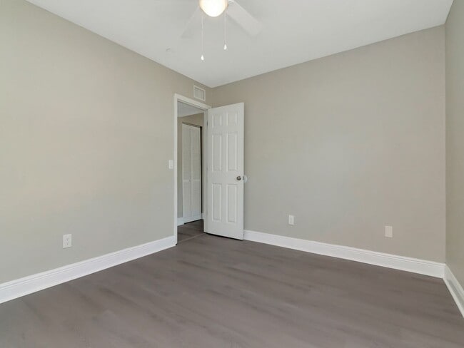 Building Photo - 107 Karde Ln
