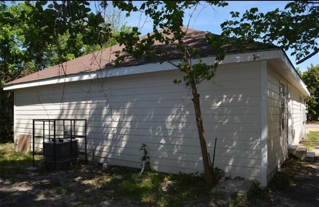 Building Photo - 7318 Laredo St