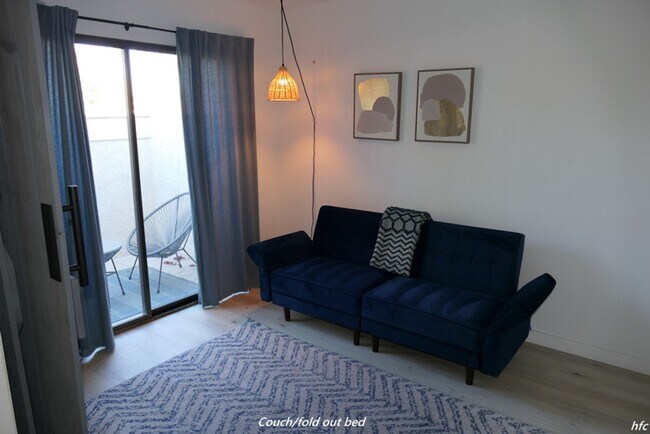 Building Photo - Mountain Shadows AMAZING villa, Seasonal OR Long Term