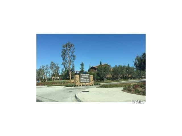 Building Photo - 140 Stallion