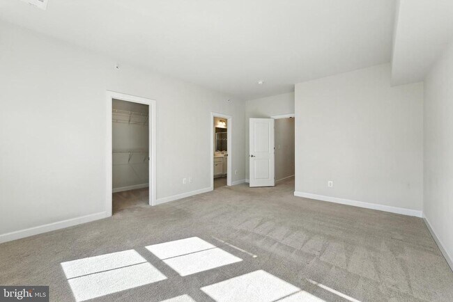 Building Photo - 22310 Seabring Terrace