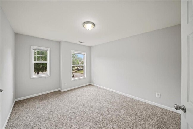 Building Photo - 162 Ledgewood Mill Way NE