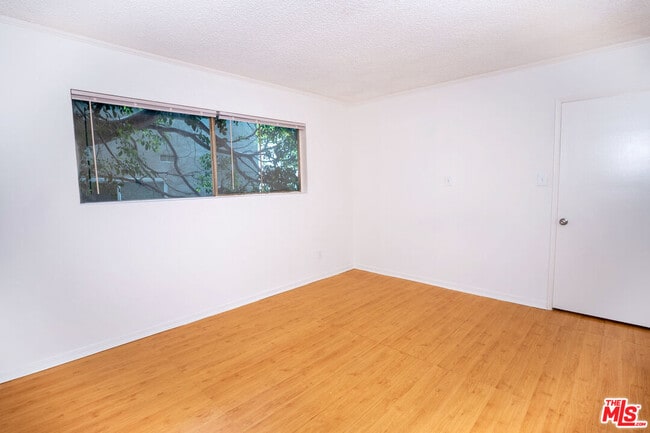 Building Photo - 960 Larrabee St