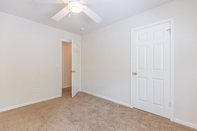 Building Photo - 6651 Rambling Trail Dr