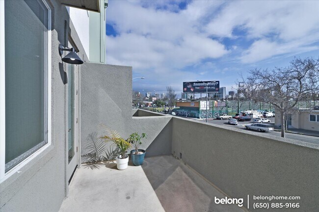 Building Photo - 105 Uptown Cir