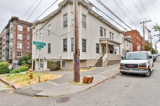 Primary Photo - 500 East Union Apartments