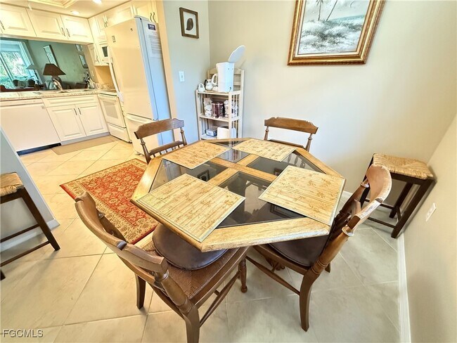 Building Photo - 285 Naples Cove Dr