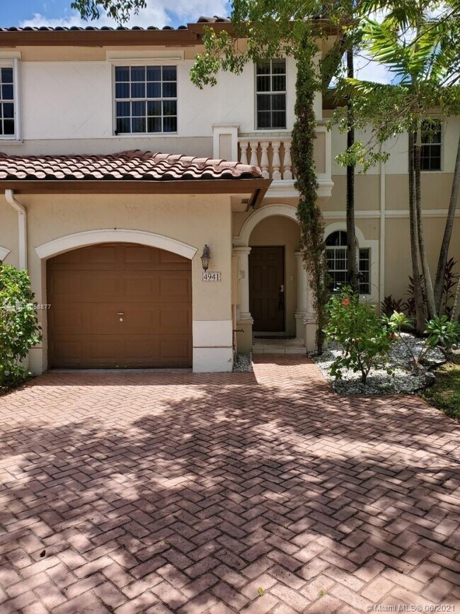Building Photo - 4941 SW 135th Way