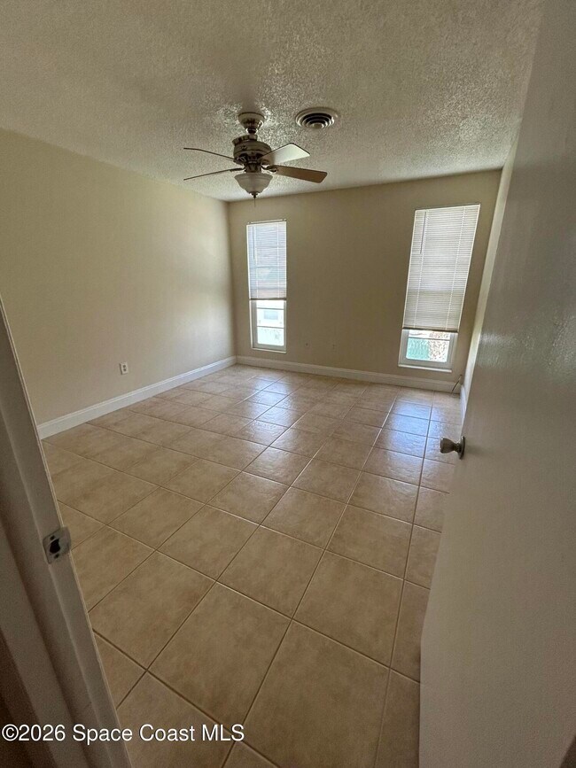 Building Photo - 310 Taylor Ave