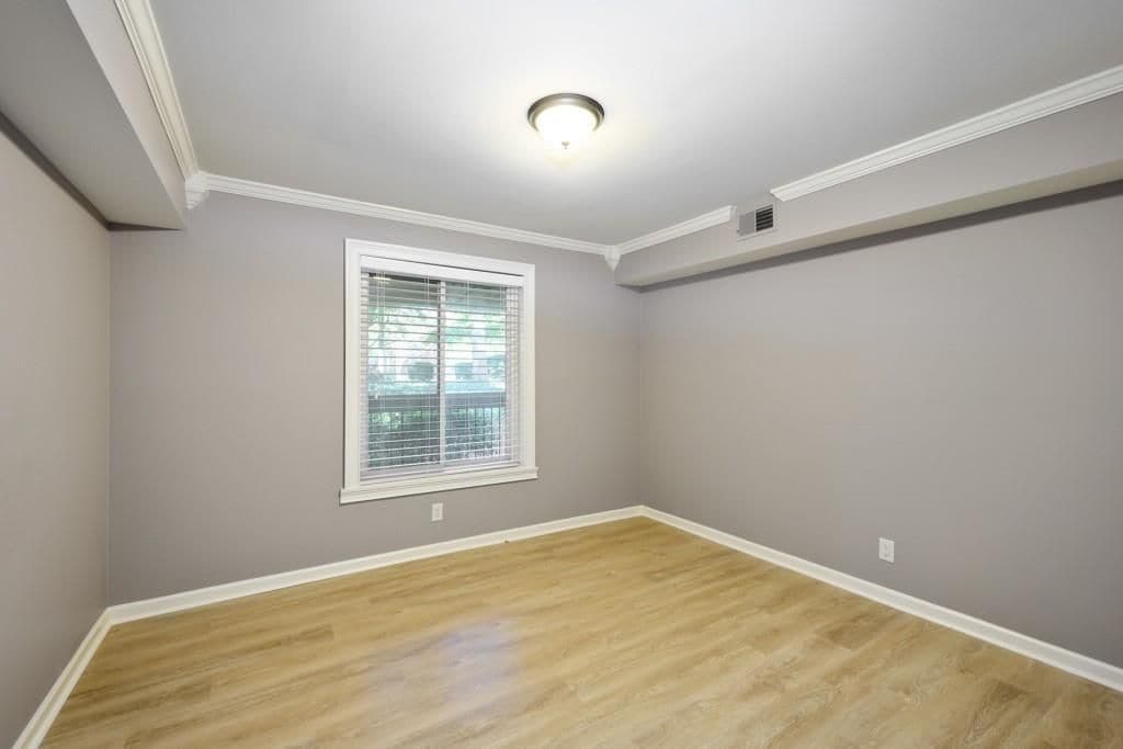 Building Photo - 558 Emory Oaks Way