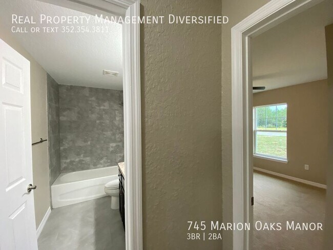 Building Photo - 745 Marion Oaks Manor