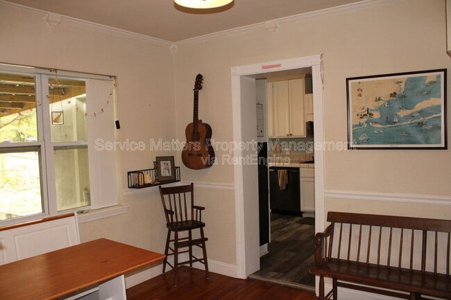 Building Photo - 1550 E Leonard St