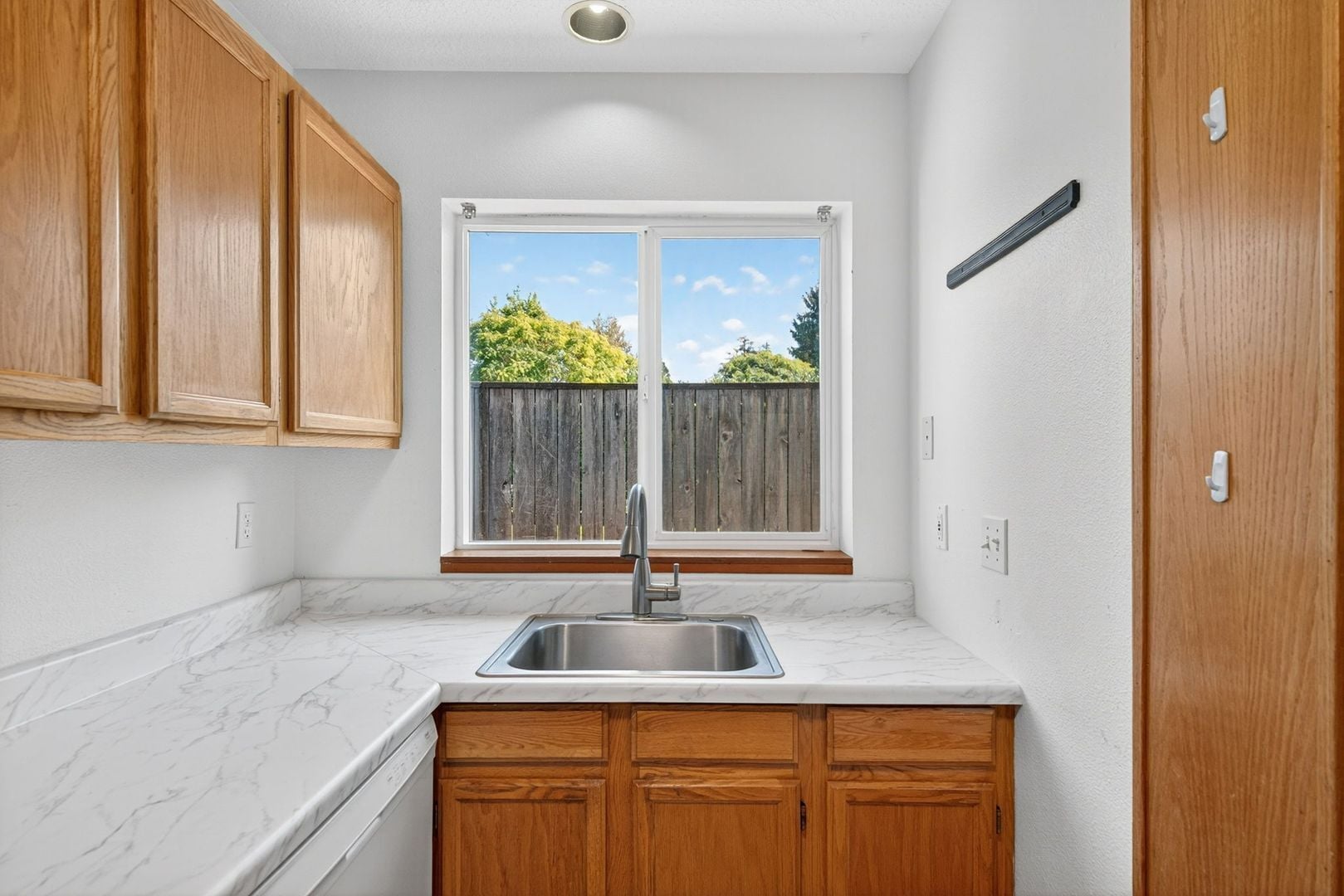 Building Photo - 470-470 W Gloucester St