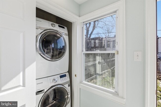 Building Photo - 3726 Stanton St