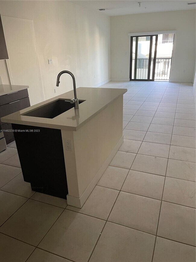 Building Photo - 4740 NW 84th Ct