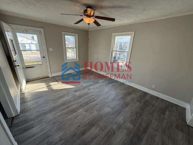 Building Photo - Two Bedroom House | Move In Ready!