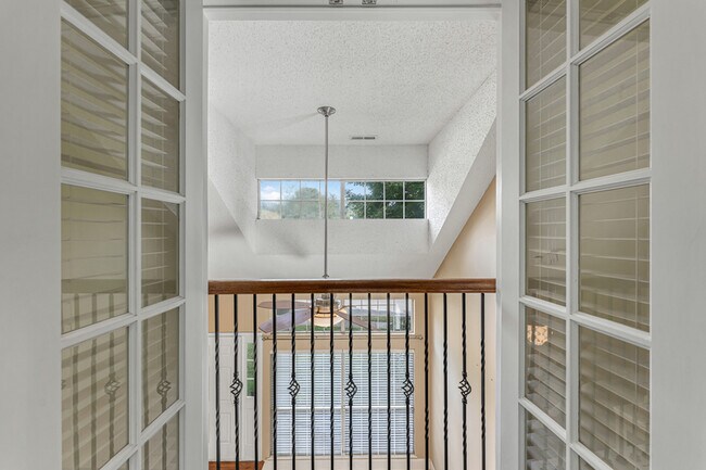 Building Photo - 123 River Oaks Dr