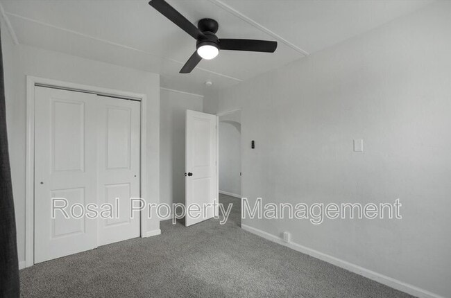 Building Photo - 815 John St