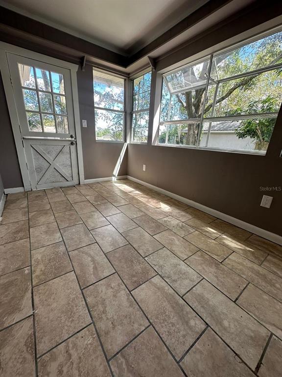 Building Photo - 147 Almond Rd