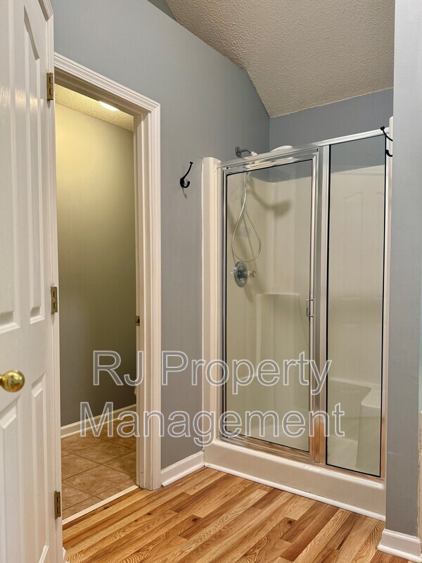 Building Photo - 6095 E Everett Hill Cir