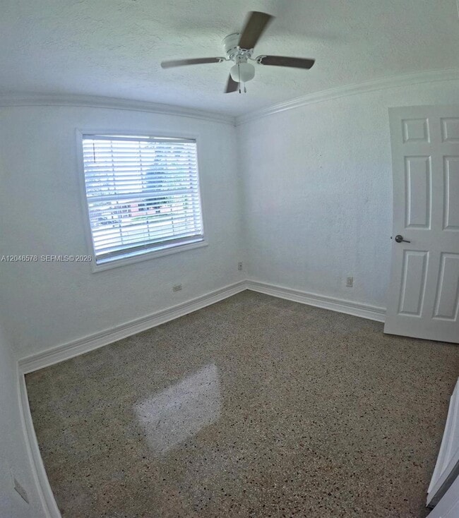 Building Photo - 5720 SW 38th Ct