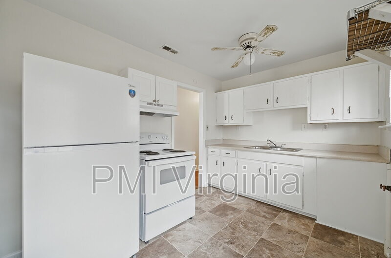 Building Photo - 430 Greenbriar Ave