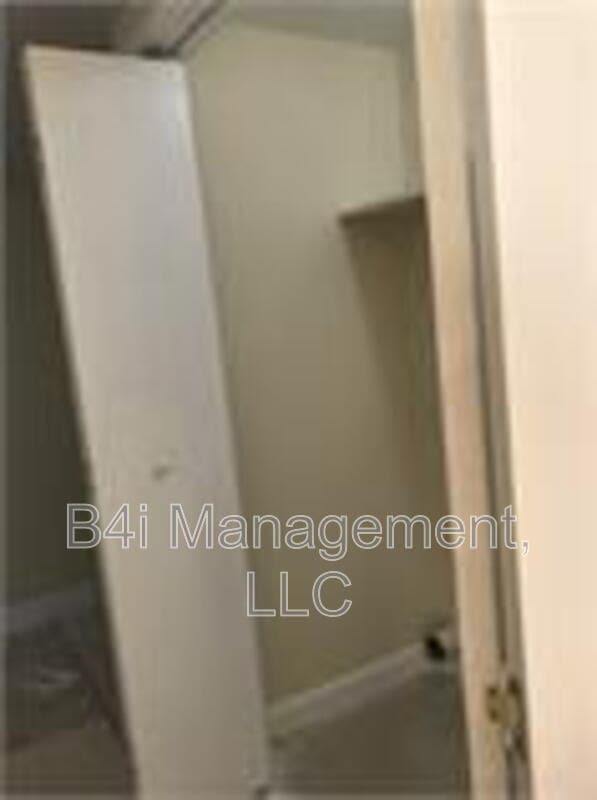 Building Photo - 1007 E Mcintosh Rd