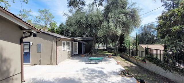 Building Photo - 1845 N Santa Anita Ave