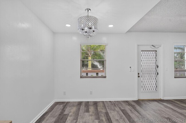 Building Photo - 3045 Cornwall C