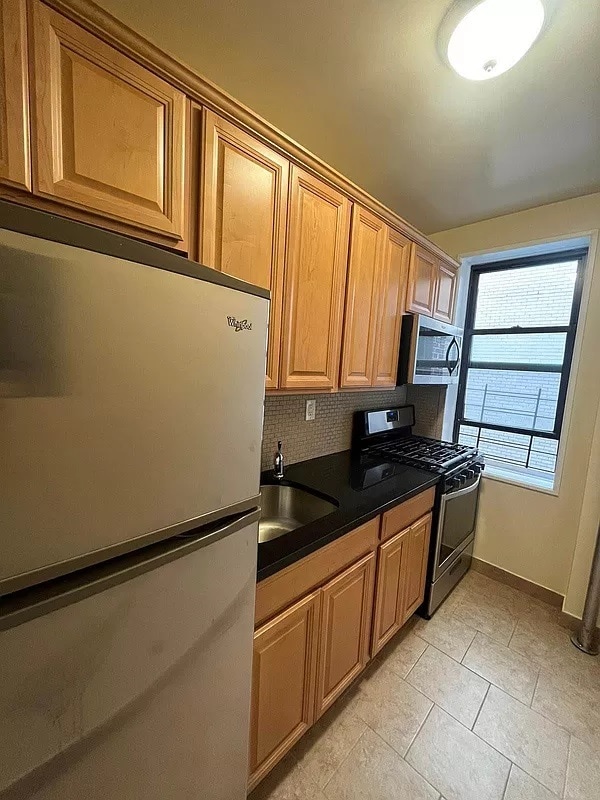 Primary Photo - 315 E 167th St
