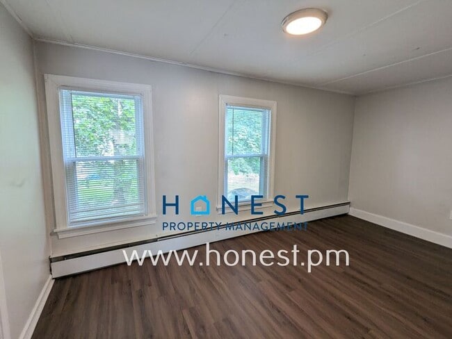 Building Photo - 110 Silver St