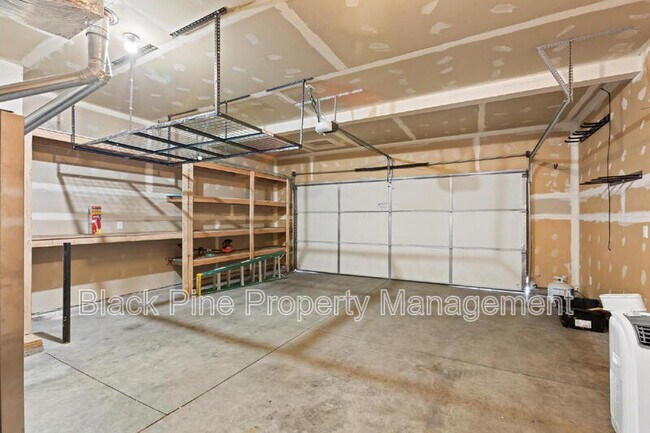 Building Photo - 1729 S Eagleson Rd