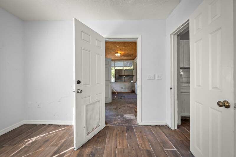 Building Photo - 1602 Wambolt St