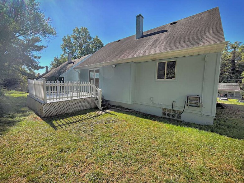 Building Photo - 741 Jefferson Rd